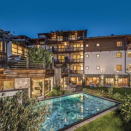 Taubers Unterwirt Aktiv & Vitalhotel Велтурно Екстериор снимка
